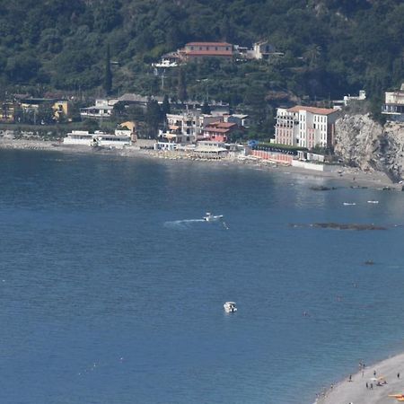 Casa Vacanze Luna Apartman Letojanni Kültér fotó